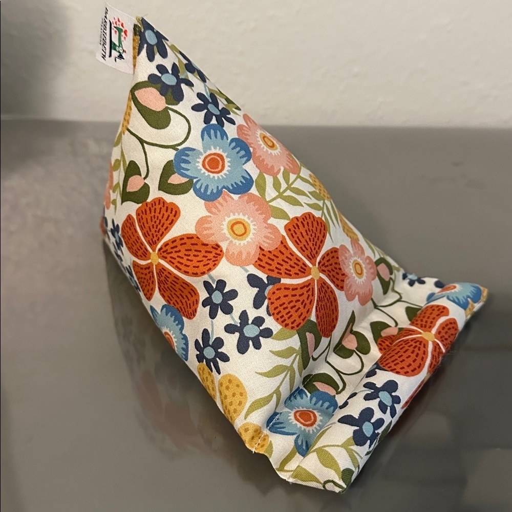 Handmade Floral Fabric Phone Stand - Picture 4 of 7